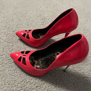 Betsy Johnson size 7.5 hot pink patent heels